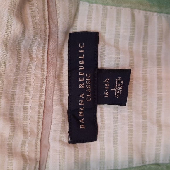 Banana Republic Cuban Style Button Up 58% Linen - Picture 3 of 4